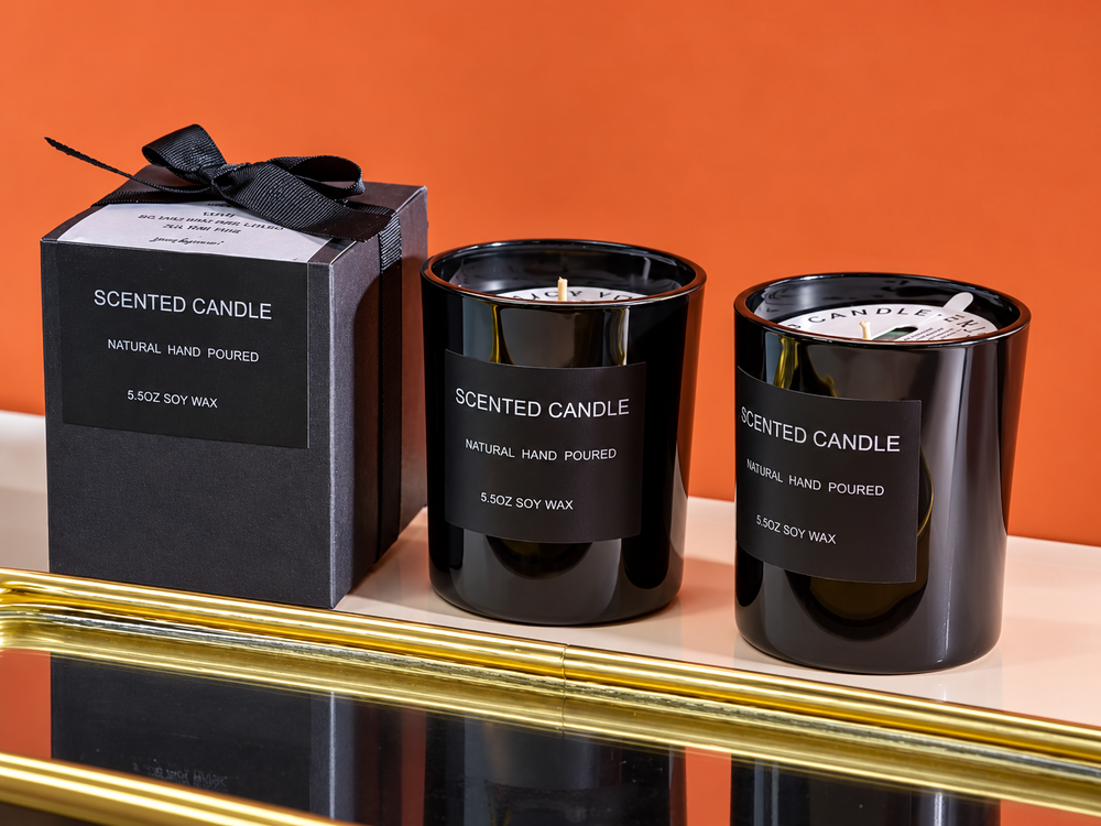 150 g Glossy Black Glass Candle with Bow Box