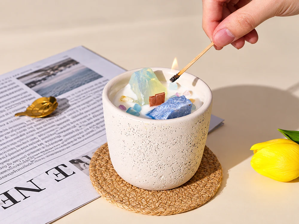 160 g Crystal Accent Concrete Candle