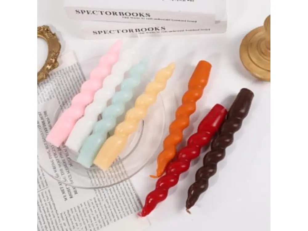 18 cm Sculpted Twist Candles, 2-Pack