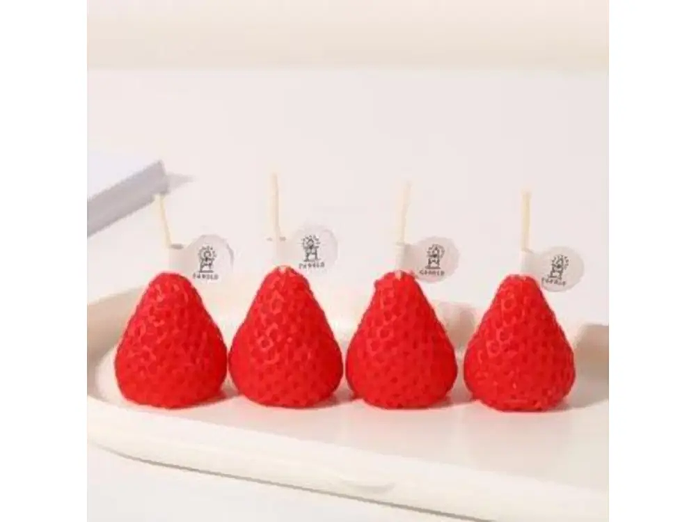 4-Piece Mini Strawberry Candle Set