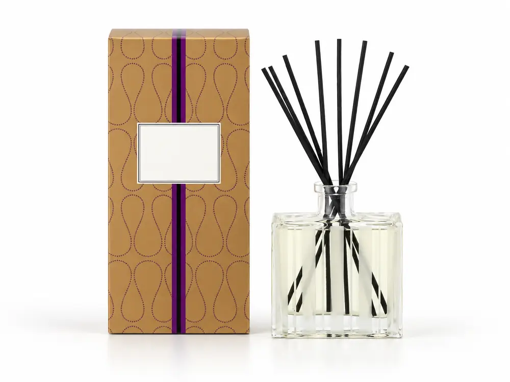Custom Luxury Reed Diffuser with Rattan Sticks in Square Glass