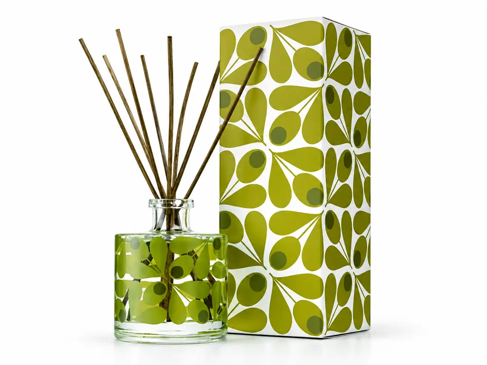 Custom Aroma Diffuser with Colorful Natural Reeds