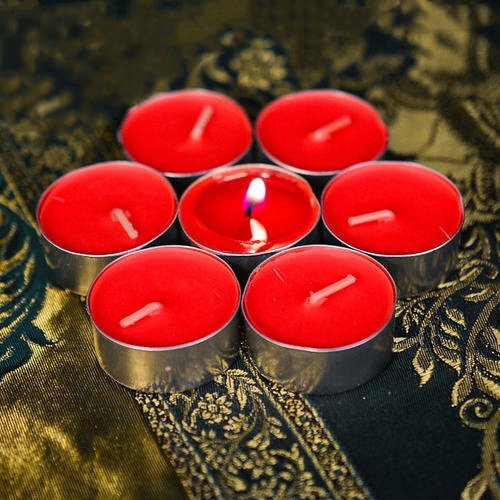 Custom Europe Sells Mini Birthday Scented Tealight Candle That Can Be Placed in Luxury Glass Jars as Home Decor