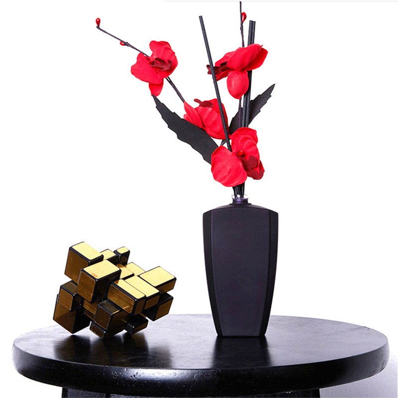 Custom Luxury Black and White Packing Chinese Orchid Creamic Glass Bottle Reed Diffuser with Natural Rattan Sticks