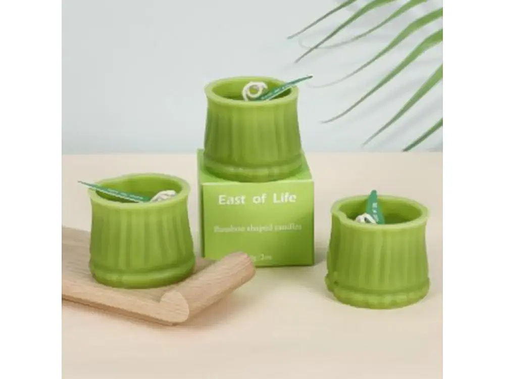 Bamboo-Style Ribbed Candle