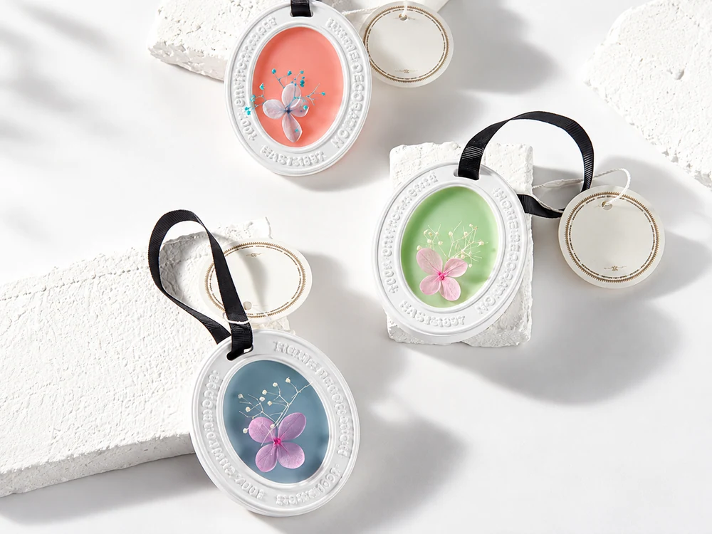 Flower-Inset Oval Plaster Fragrance Medallions