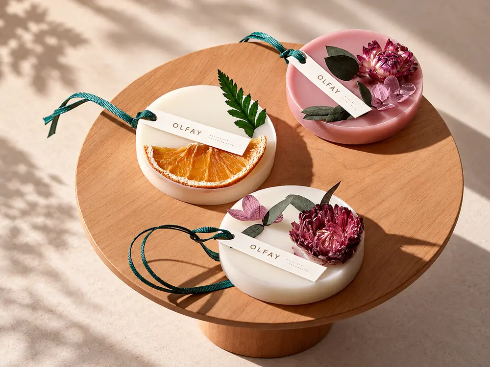 Botanical Wax Hanging Tablet for Wardrobes