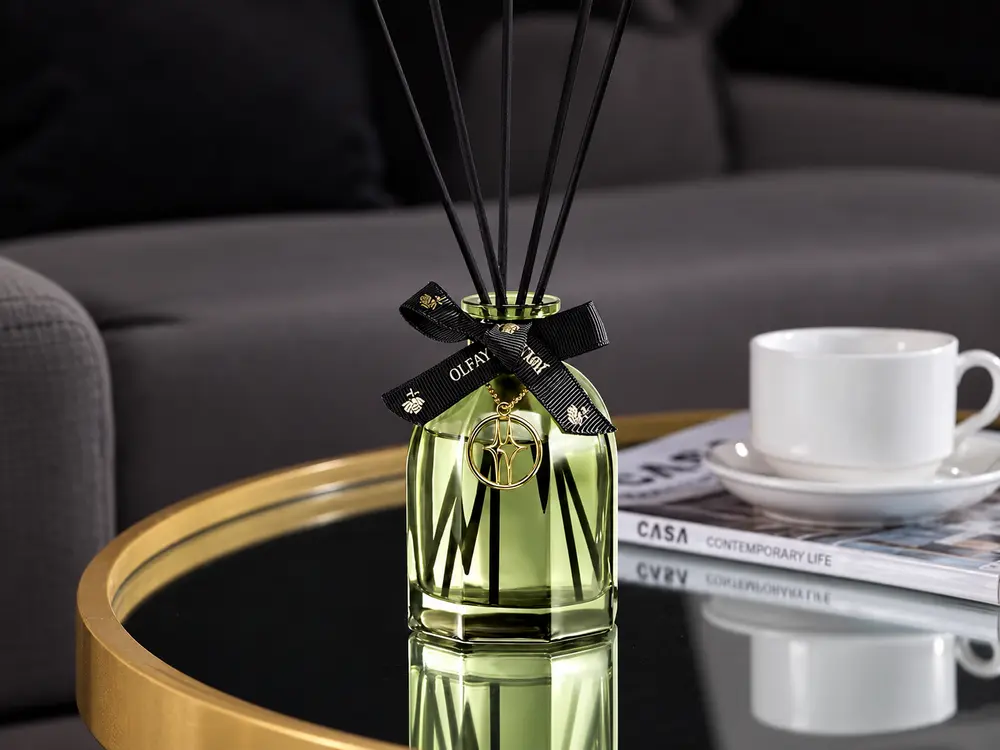 C2 150ml Faceted Glass Reed Diffuser with Black Bow