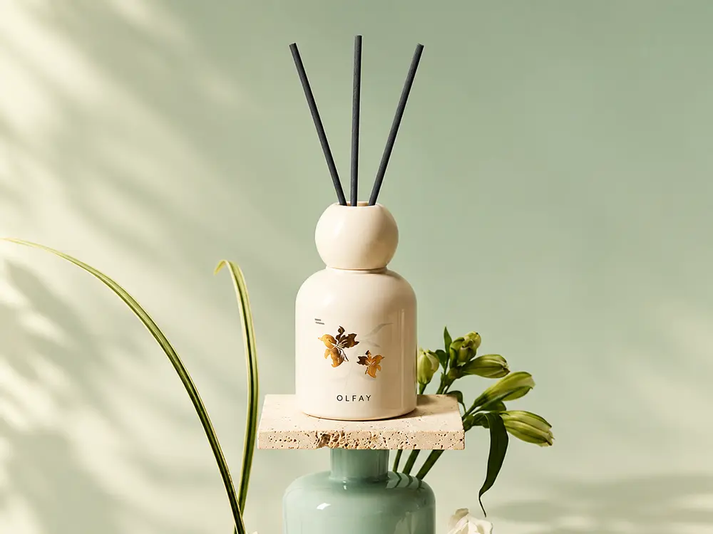 Gardenia Reed Diffuser with Round Collar