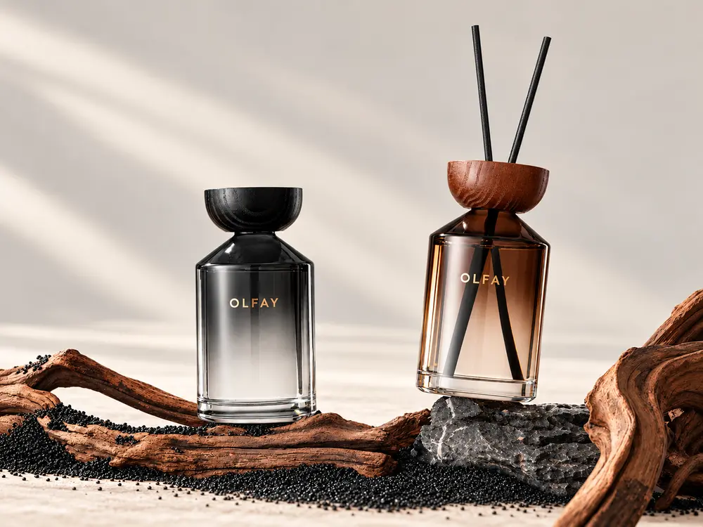 Large Reed Diffuser with Wood Finish Collar