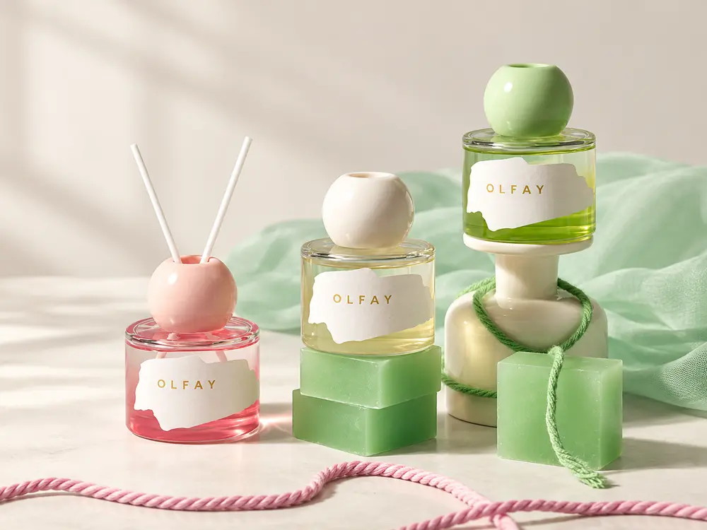 Pastel Floral Reed Diffuser with Round Collar