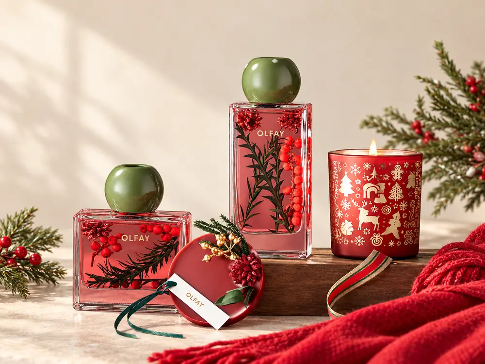 Red Candle and Fragrance Gift Collection