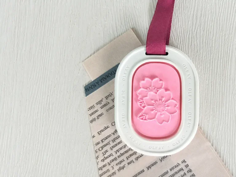 White Rose Plaster Hanging Aroma Stone with Optional 10ml Refill