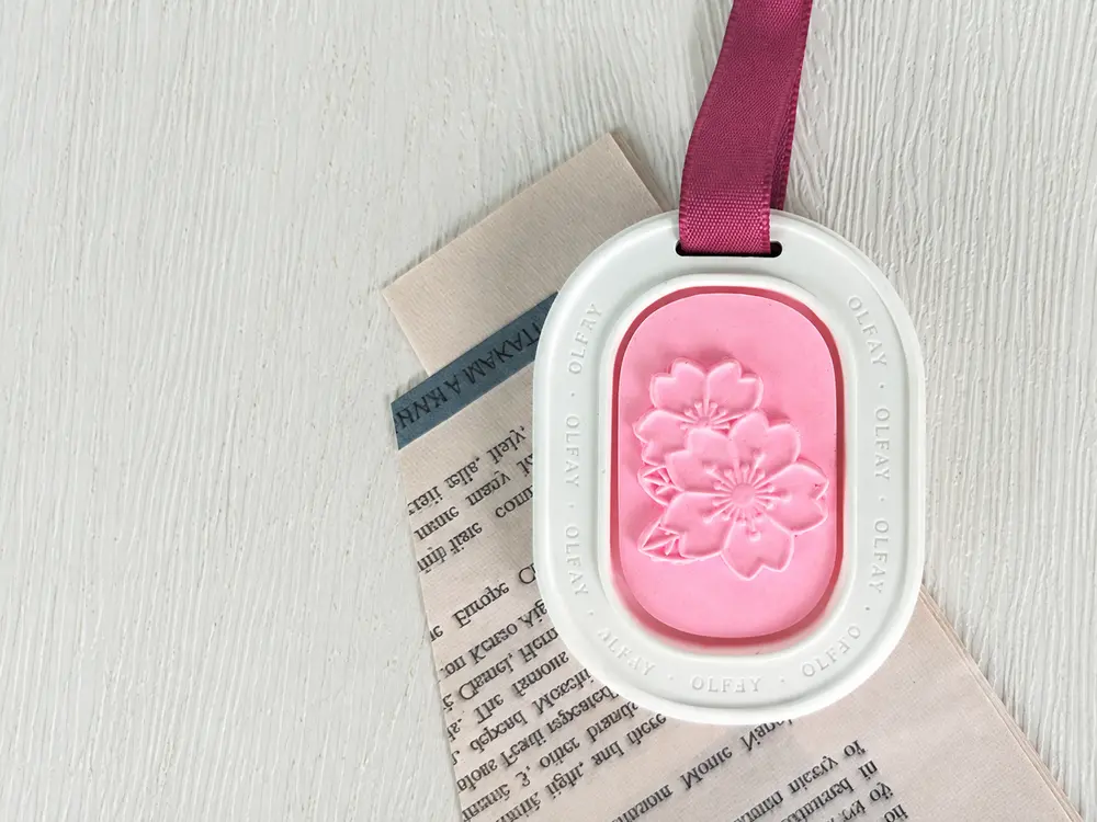 White Rose Plaster Hanging Aroma Stone with Optional 10ml Refill