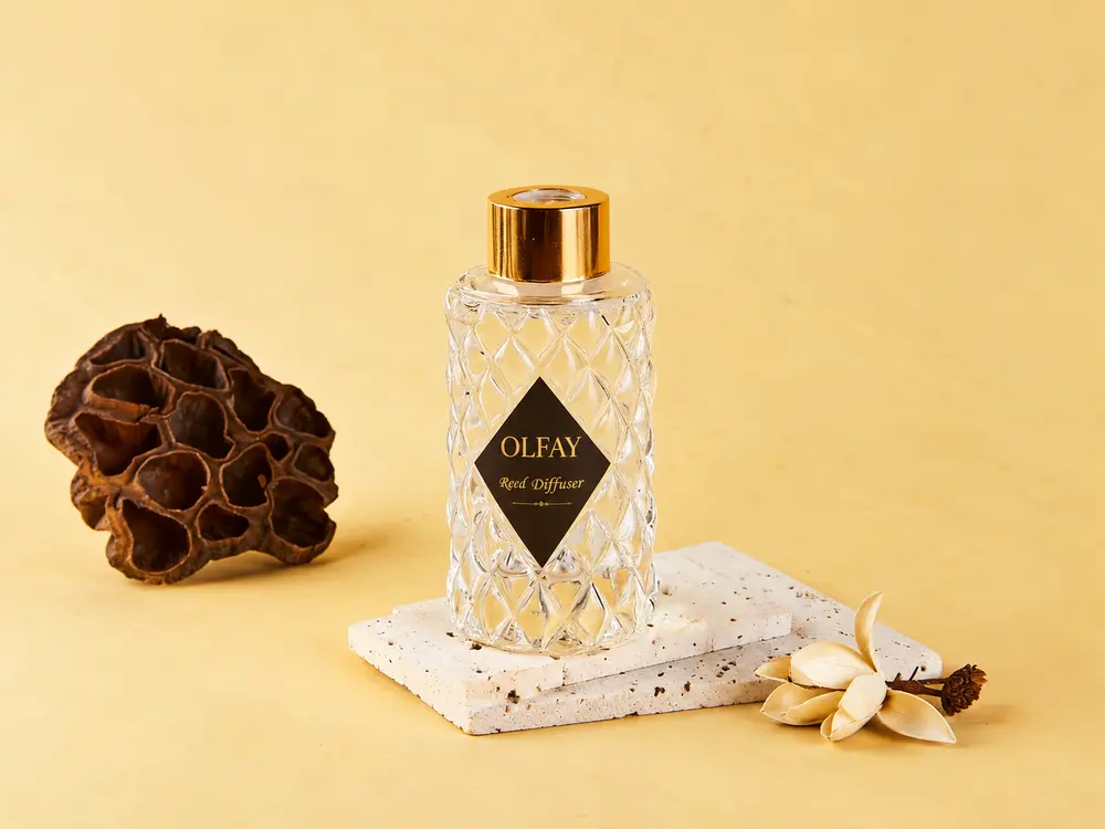 Textured Glass Reed Diffuser with Dark Diamond Label