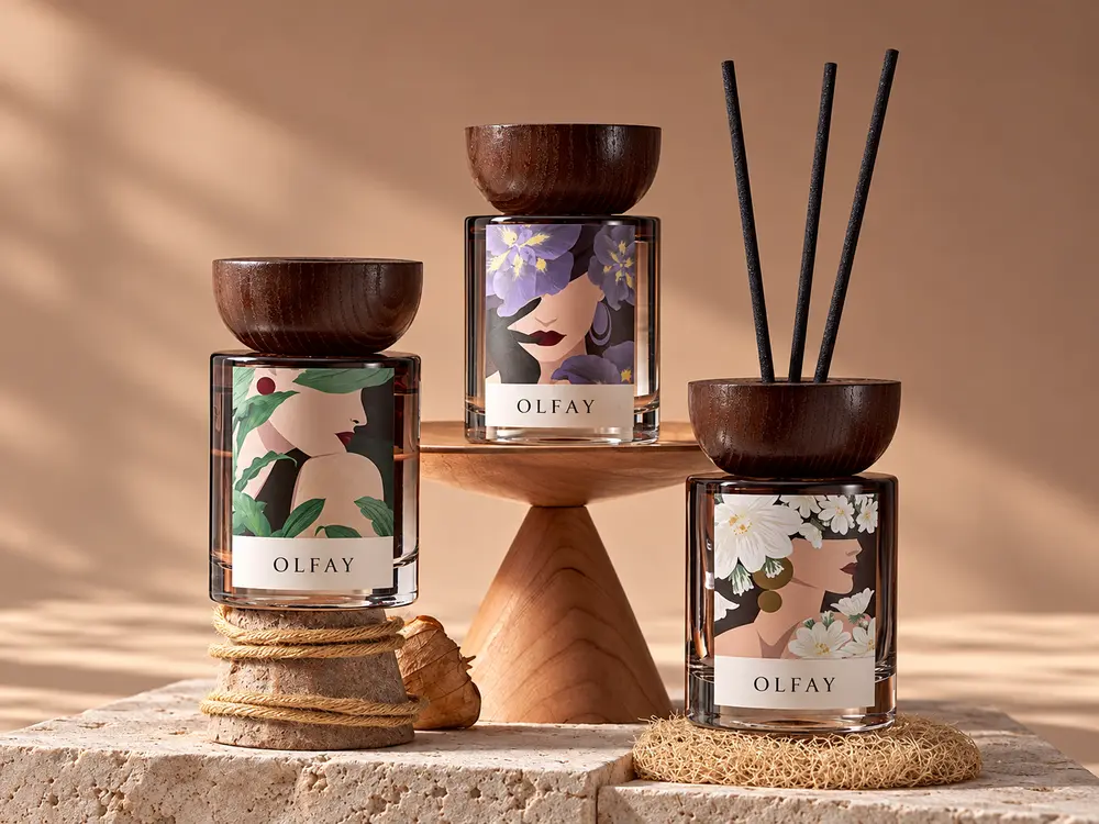 Wooden Collar Reed Diffuser with Botanical Artwork