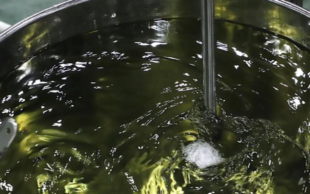 Stainless steel fragrance mixing tanks